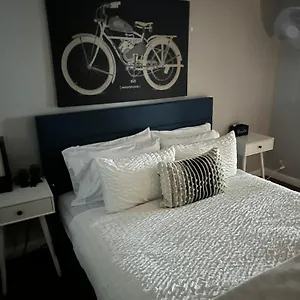 Morris Park Area Apartment New York