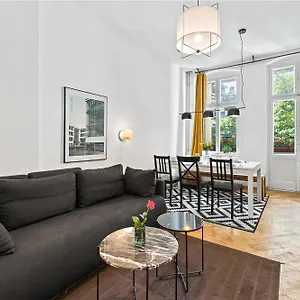  Apartment 33 Efg Schoenhauser Allee Mit Balkon